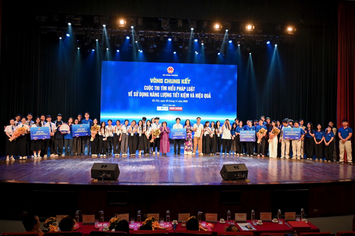 5 đội tranh tài tại Chung kết cuộc thi pháp luật về sử dụng năng lượng tiết kiệm và hiệu quả