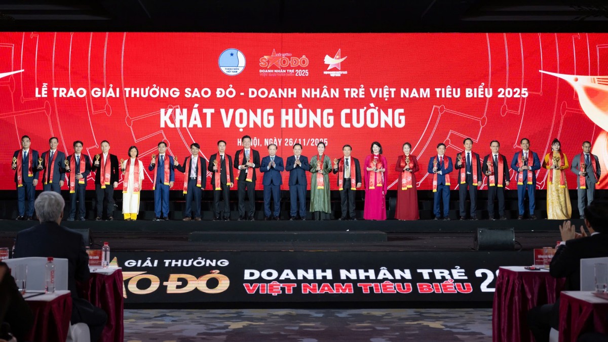 10 doanh nhân trẻ nhận giải Sao Đỏ 2025 quản lý khối tài sản 2,8 triệu tỷ đồng