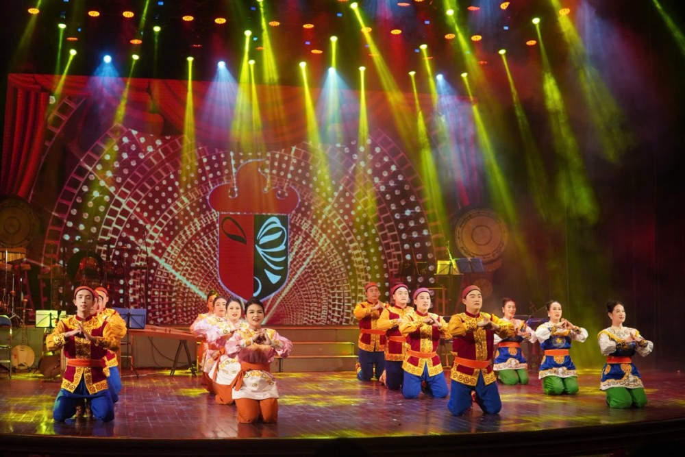 Bế mạc Liên hoan Tuồng và Dân ca kịch toàn quốc 2025: Những dấu ấn khó quên Bế mạc Liên hoan Tuồng và Dân ca kịch toàn quốc 2025: Những dấu ấn khó quên