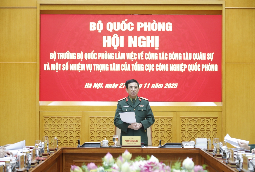 Đại tướng Phan Văn Giang: Tập trung nghiên cứu, sản xuất thành công các loại vũ khí trang bị kỹ thuật hiện đại, công nghệ cao có ý nghĩa chiến lược- Ảnh 1.