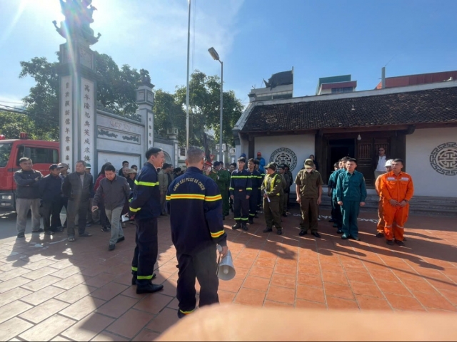 Phường Hoàng Liệt diễn tập chữa cháy nhà dân trong ngõ sâu, kiểm tra khả năng ứng phó sự cố