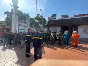 Phường Hoàng Liệt diễn tập chữa cháy nhà dân trong ngõ sâu, kiểm tra khả năng ứng phó sự cố