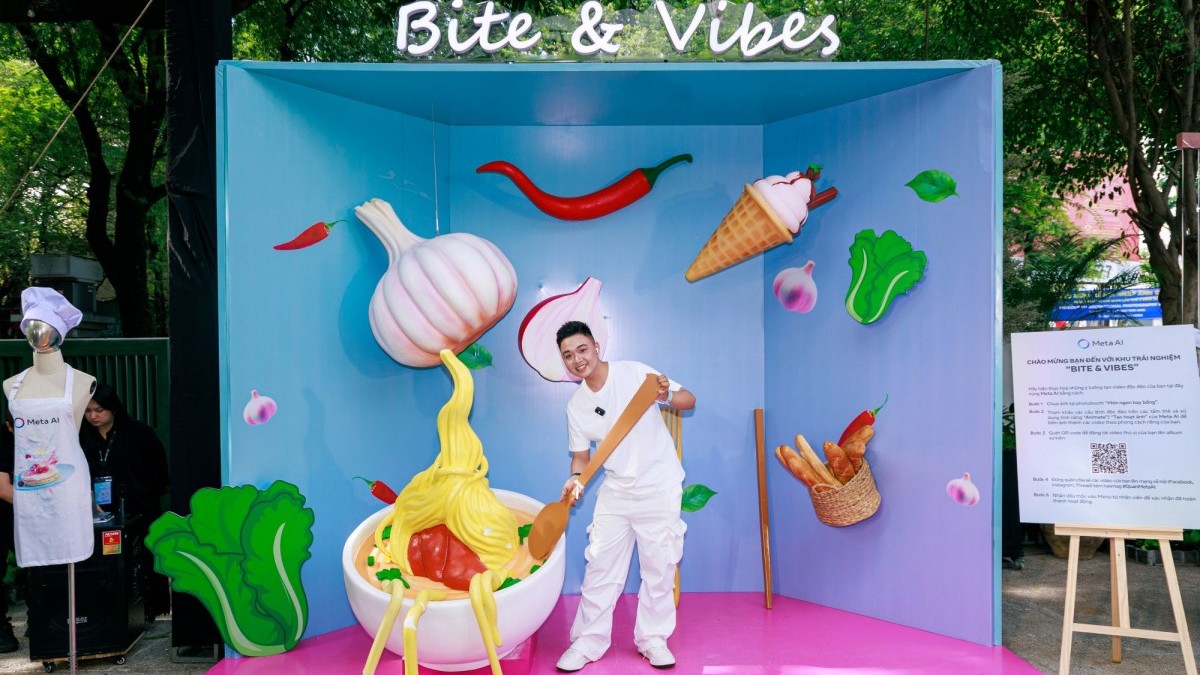 Đông đảo bạn trẻ đến trải nghiệm Quán Meta AI - Nơi món ăn AI bước ra đời thực