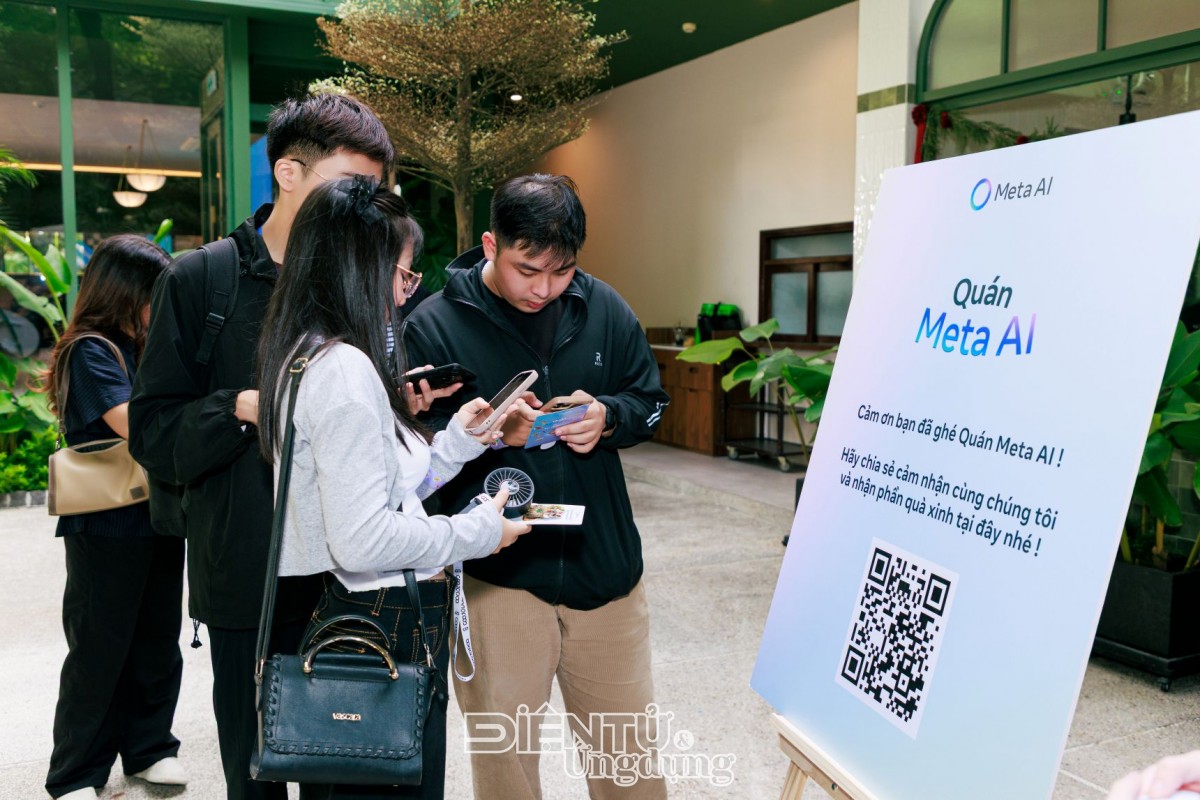 Đông đảo bạn trẻ đến trải nghiệm Quán Meta AI - Nơi món ăn AI bước ra đời thực Đông đảo bạn trẻ đến trải nghiệm Quán Meta AI - Nơi món ăn AI bước ra đời thực
