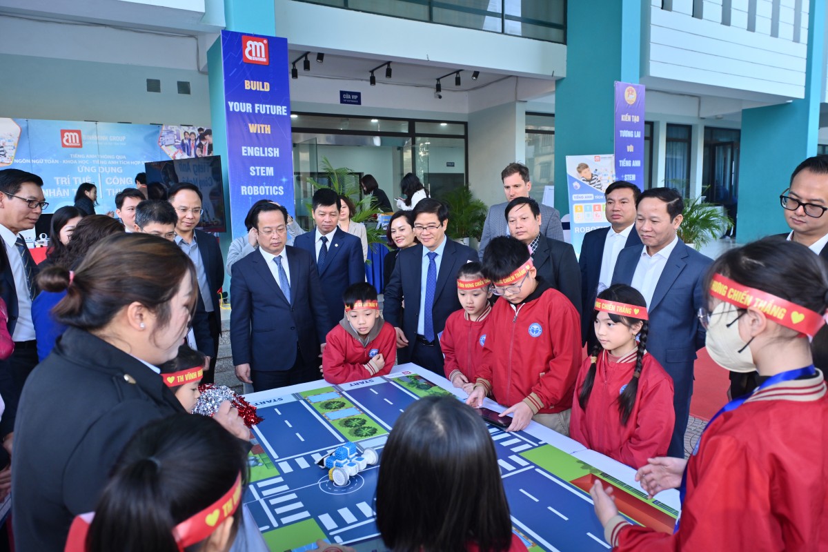 Hà Nội tổ chức Ngày hội Tiếng Anh STEM Robotics cấp Tiểu học năm học 2025 – 2026 Hà Nội tổ chức Ngày hội Tiếng Anh STEM Robotics cấp Tiểu học năm học 2025 – 2026