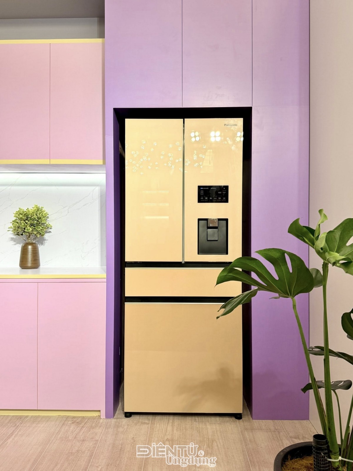 Panasonic ra mắt dòng tủ lạnh nhiều cánh Panasonic ra mắt dòng tủ lạnh nhiều cánh