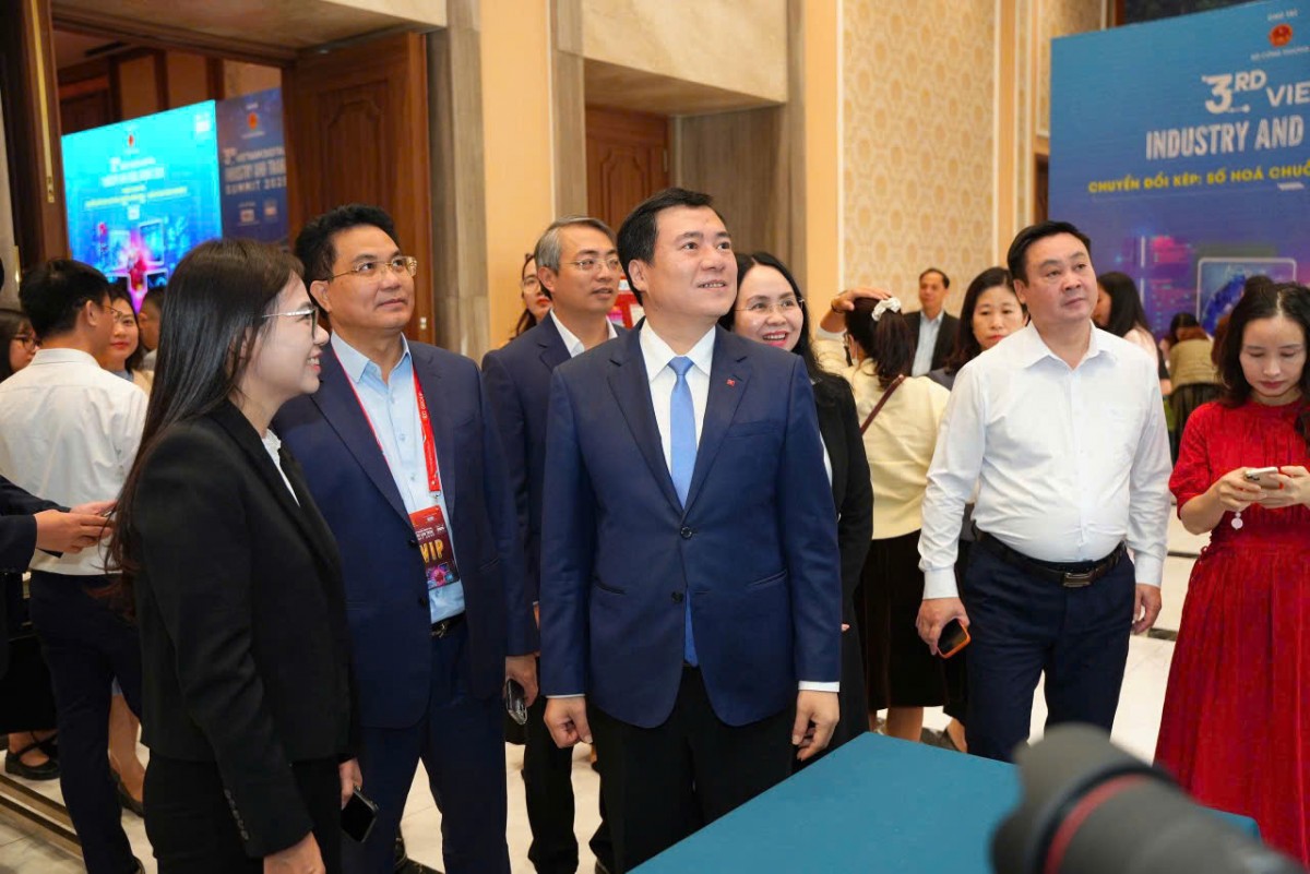 Ngành Công Thương vạch lộ trình chuyển đổi số và xanh đến 2030