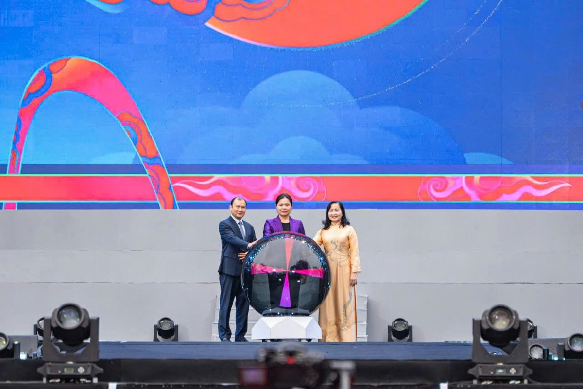 Vietnam Happy Fest 2025: Lan tỏa yêu thương, nhân lên hạnh phúc cộng đồng Vietnam Happy Fest 2025: Lan tỏa yêu thương, nhân lên hạnh phúc cộng đồng