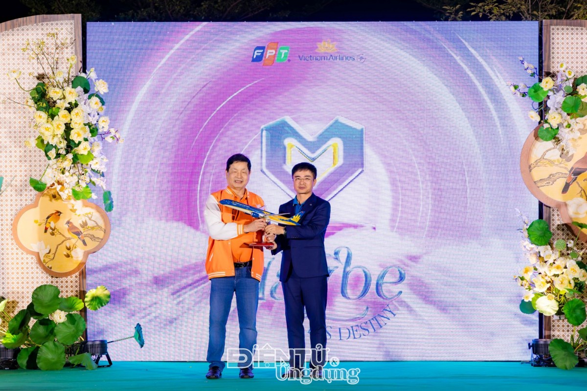 FPT và Vietnam Airlines chung tay tổ chức sự kiện “kết đôi” FPT và Vietnam Airlines chung tay tổ chức sự kiện “kết đôi”