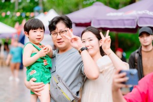 Việt Nam đang trở thành điểm đến mới của các gia đình trong mùa lễ hội