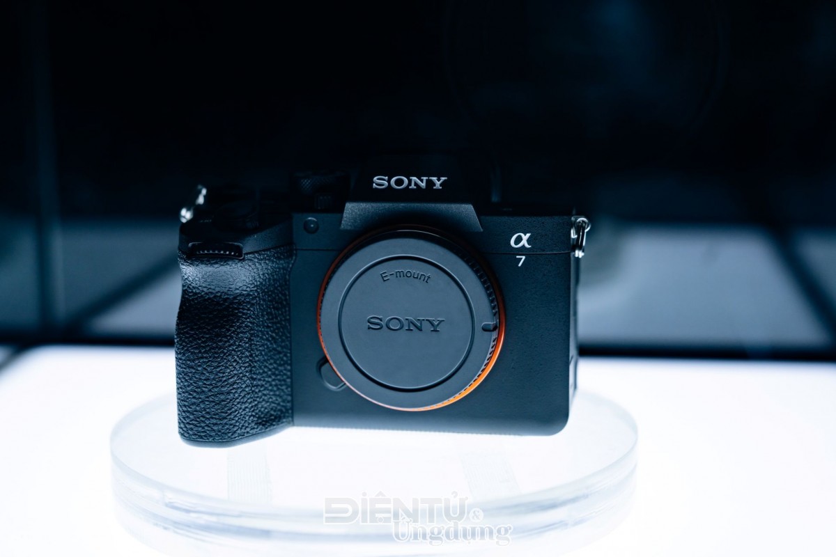 Sony Alpha 7 V chính thức lên kệ