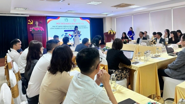 Phụ nữ trong thời đại chuyển đổi số và cách mạng công nghiệp lần thứ 4