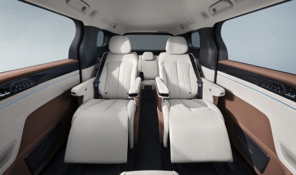 Hàng ghế ngồi vô cùng sang trọng của BYD M9 Hàng ghế ngồi vô cùng sang trọng của BYD M9