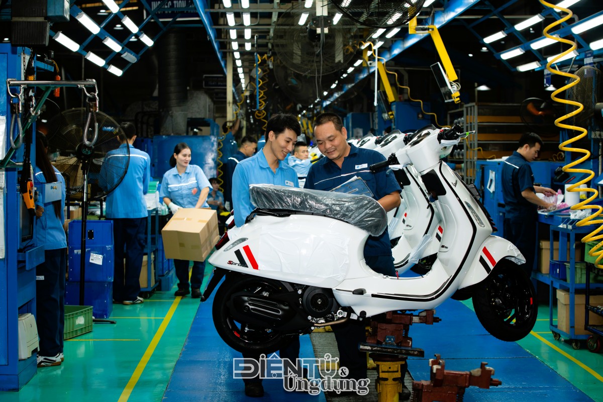 Nhà máy Piaggio Phú Thọ ghi nhận 2 triệu chiếc xe đã được xuất xưởng Nhà máy Piaggio Phú Thọ ghi nhận 2 triệu chiếc xe đã được xuất xưởng