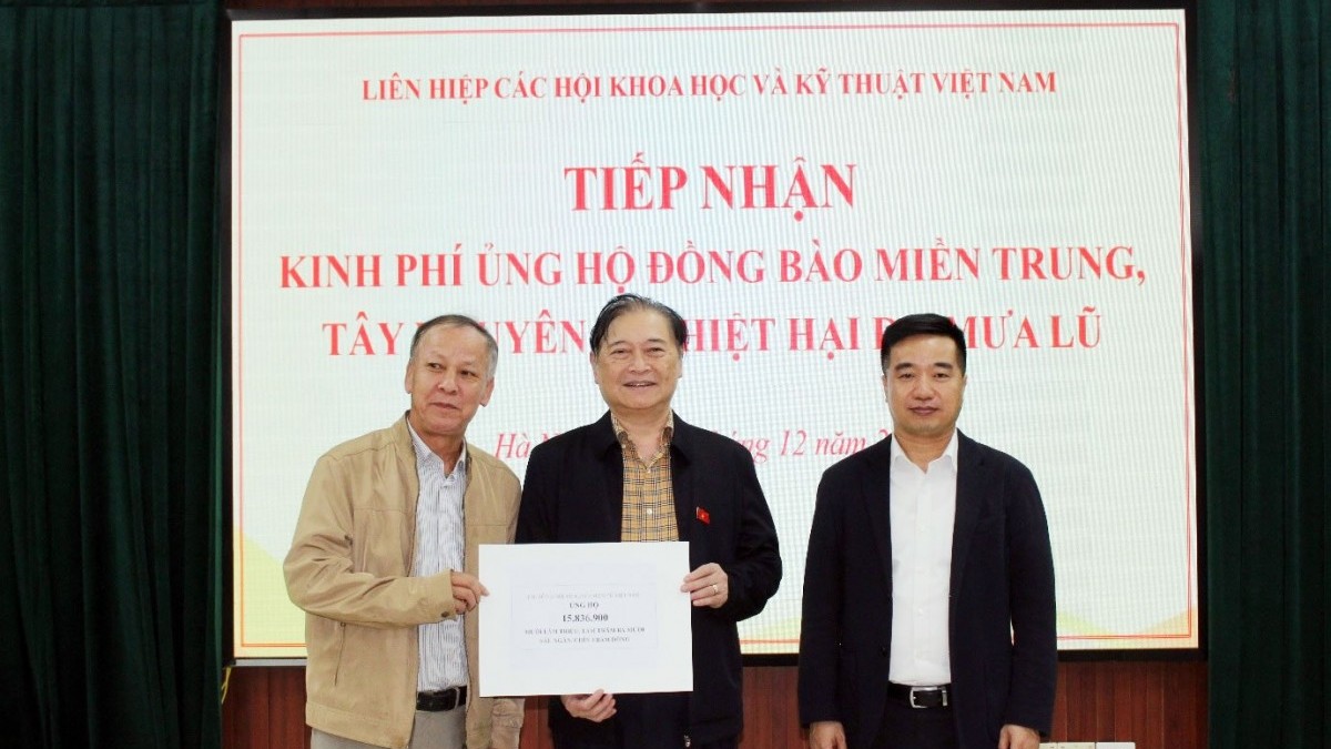 Hội Vô tuyến - Điện tử Việt Nam ủng hộ đồng bào miền Trung