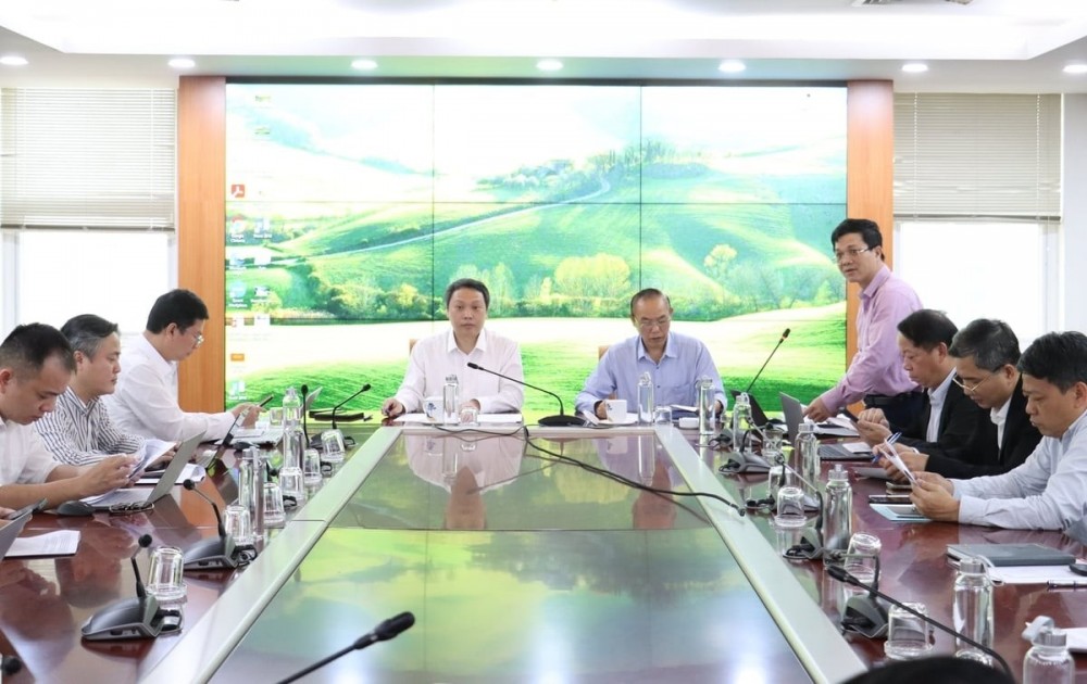 Tổ công tác liên ngành của Ban Chỉ đạo Trung ương về phát triển khoa học, công nghệ, đổi mới sáng tạo và chuyển đổi số làm việc với Bộ Nông nghiệp và Môi trường. Ảnh: Nguyễn Thủy.