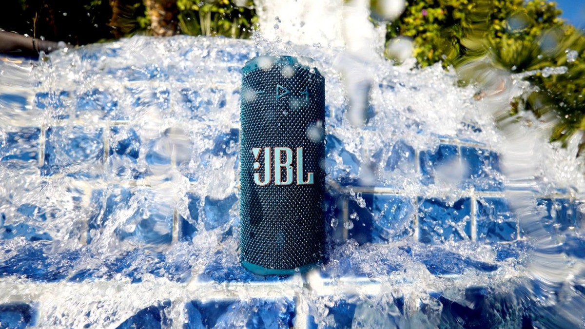 ‘Lon nước ngọt’ phát nhạc mang tên JBL Grip