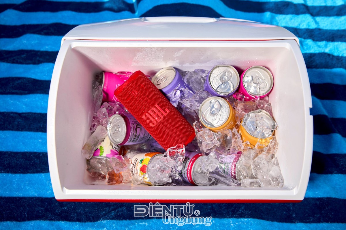 ‘Lon nước ngọt’ phát nhạc mang tên JBL Grip