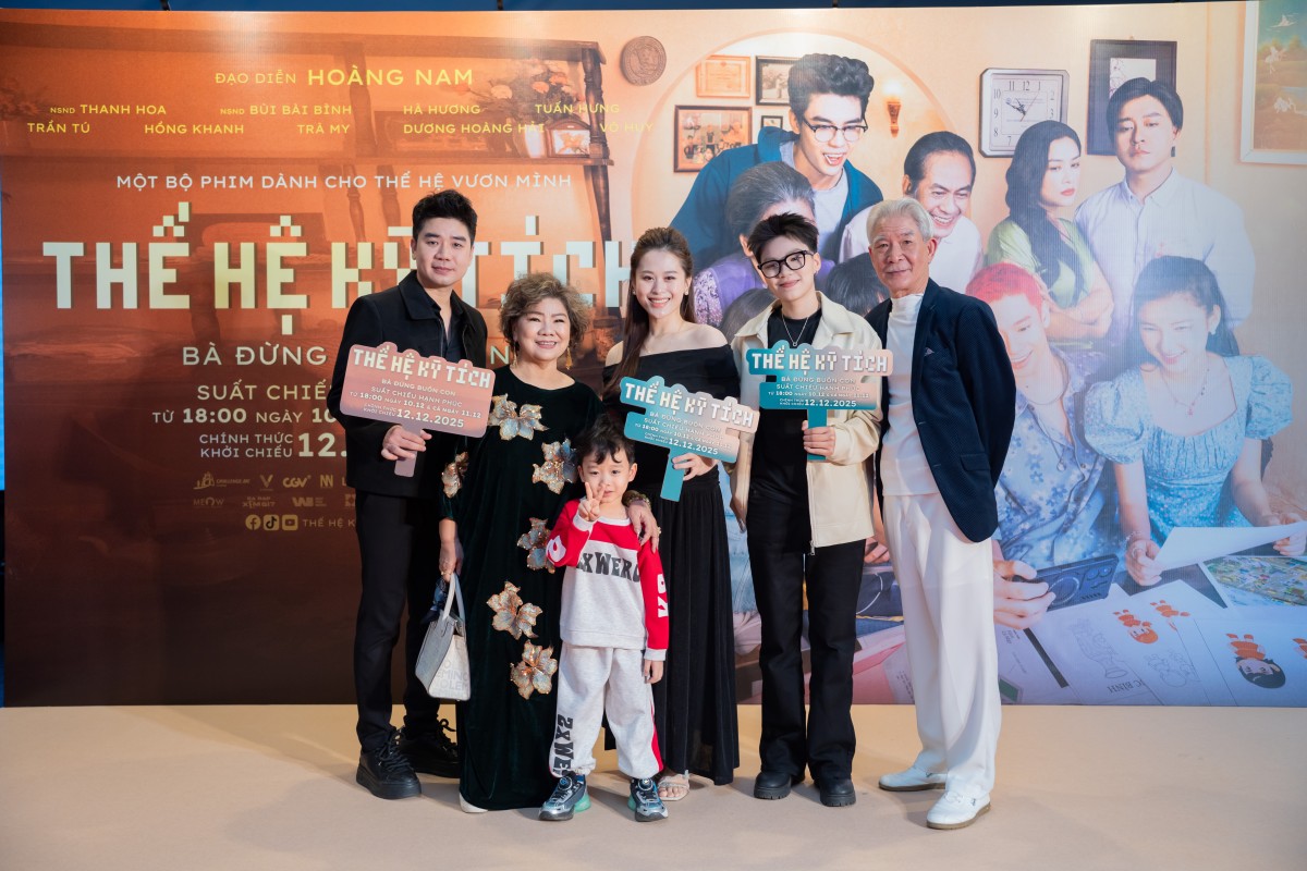 Cha con NSƯT Trần Lực - Trần Tú cùng nhau ra mắt phim ‘Thế hệ kỳ tích’ Cha con NSƯT Trần Lực - Trần Tú cùng nhau ra mắt phim ‘Thế hệ kỳ tích’