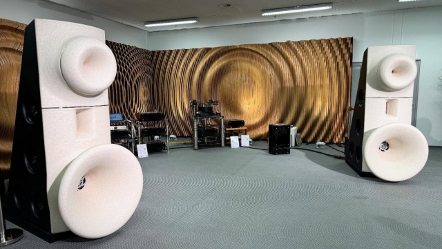 AVSHOW 2025: Giới mộ điệu âm thanh phấn khích với siêu phẩm từ Aries Cerat và Tidal