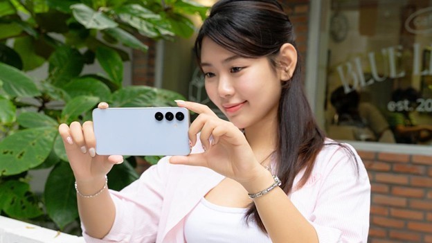 Gợi ý món quà hoàn hảo cho phái đẹp 20/10: gửi tặng trải nghiệm đáng giá cùng Galaxy S25 FE