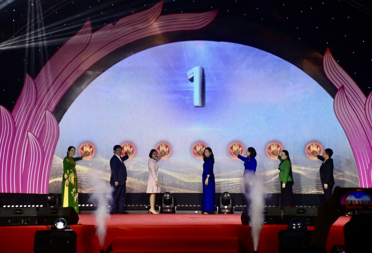 Trăm nghề tinh hoa, ngàn vị lan tỏa’ tại Liên hoan Ẩm thực và Du lịch làng nghề Hà Nội 2025 Trăm nghề tinh hoa, ngàn vị lan tỏa’ tại Liên hoan Ẩm thực và Du lịch làng nghề Hà Nội 2025