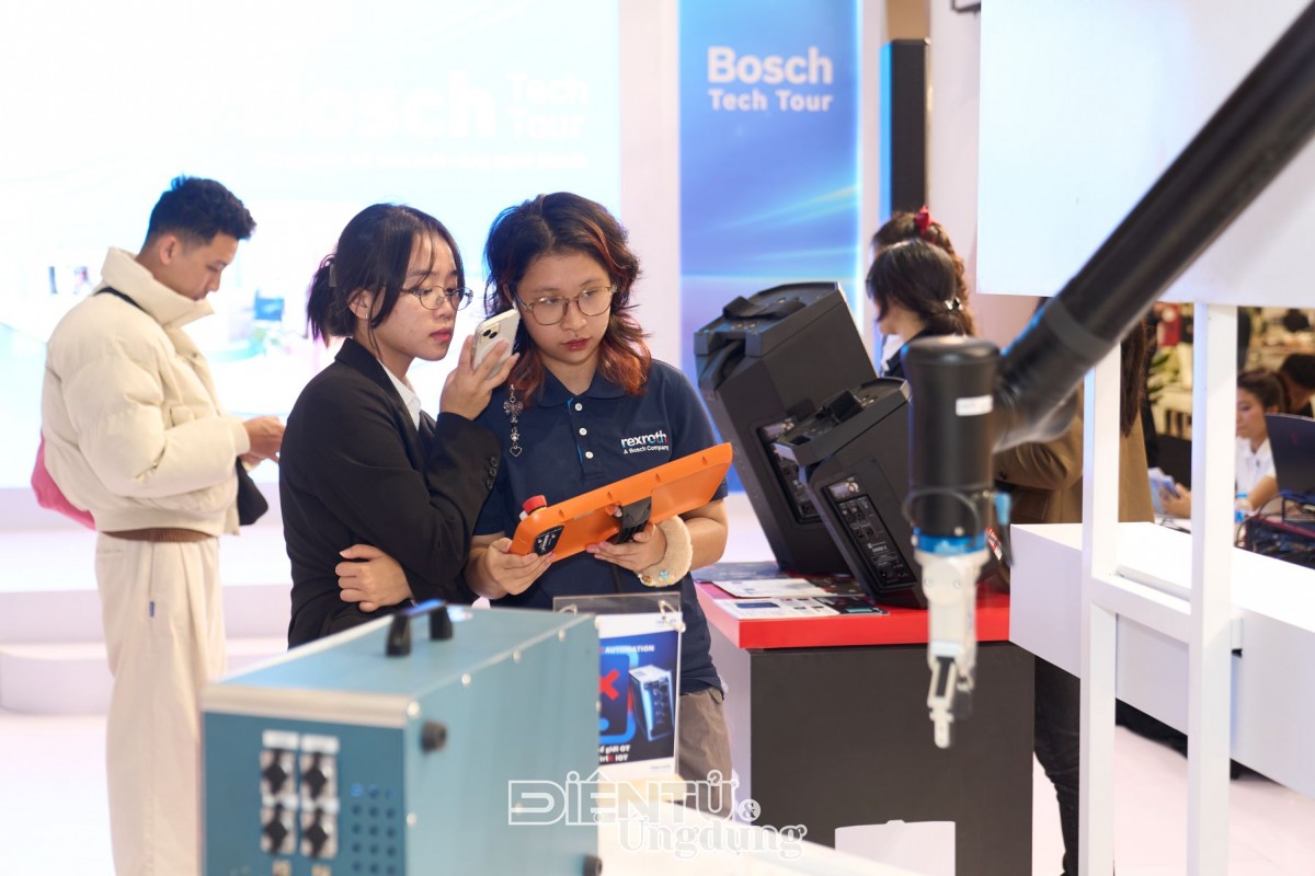 Mở khóa kỷ nguyên mới cho Nhà máy thông minh Mở khóa kỷ nguyên mới cho Nhà máy thông minh