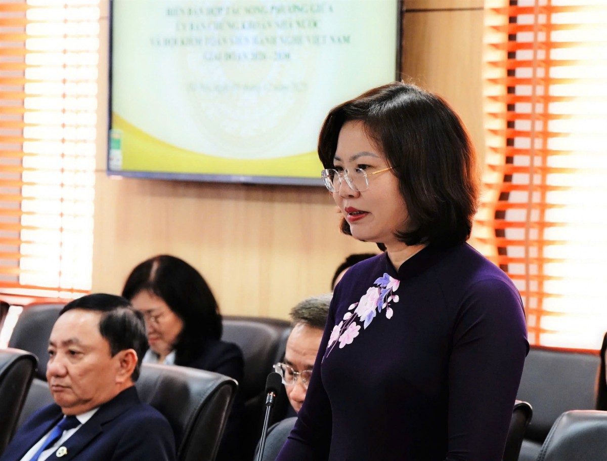 Lễ ký kết Hợp tác song phương giữa UBCKNN và Hội kiểm toán viên hành nghề Việt Nam Lễ ký kết Hợp tác song phương giữa UBCKNN và Hội kiểm toán viên hành nghề Việt Nam