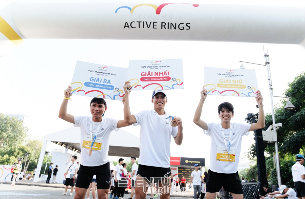 1000 người cùng Huawei ‘Thắp sáng vòng hoạt động’ 1000 người cùng Huawei ‘Thắp sáng vòng hoạt động’