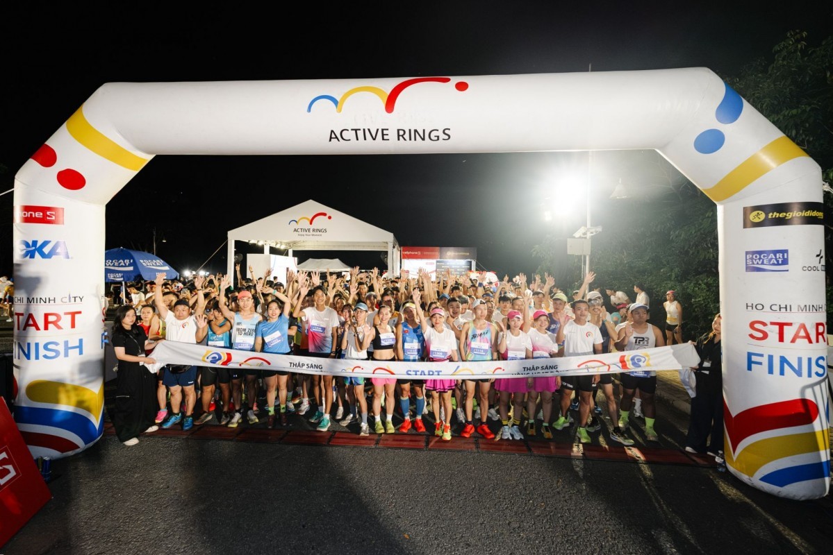 1000 người cùng Huawei ‘Thắp sáng vòng hoạt động’