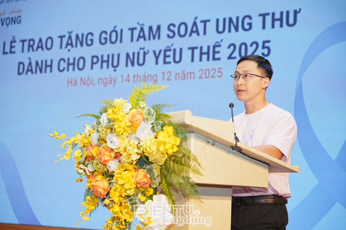 “Chạm sẻ chia, Trao hy vọng” tiếp tục đến với hơn 2.000 phụ nữ yếu thế “Chạm sẻ chia, Trao hy vọng” tiếp tục đến với hơn 2.000 phụ nữ yếu thế