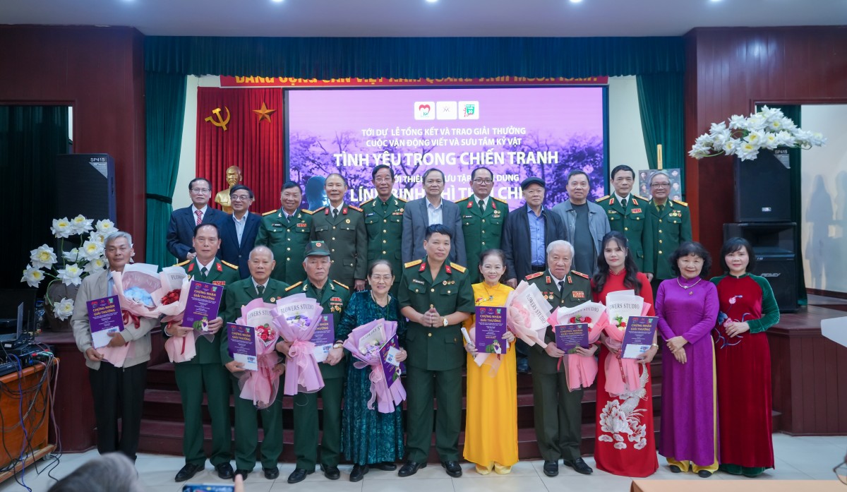 Trao giải Cuộc vận động viết và sưu tầm kỷ vật “Tình yêu trong chiến tranh”