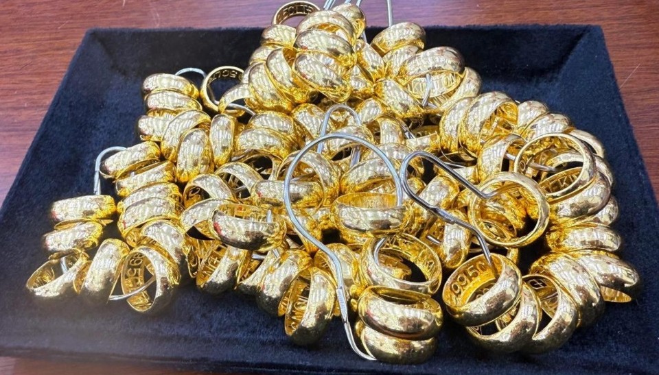 Giá vàng hôm nay 17/12/2025: Lao dốc mạnh sau khi đạt đỉnh kỷ lục