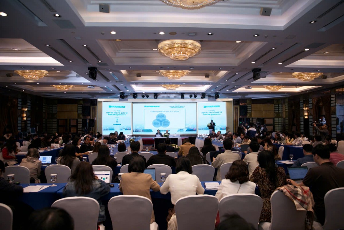 Hợp tác kinh tế quốc tế về năng lượng và thương mại tự do: Động lực kép cho chuyển dịch xanh của Việt Nam Hợp tác kinh tế quốc tế về năng lượng và thương mại tự do: Động lực kép cho chuyển dịch xanh của Việt Nam