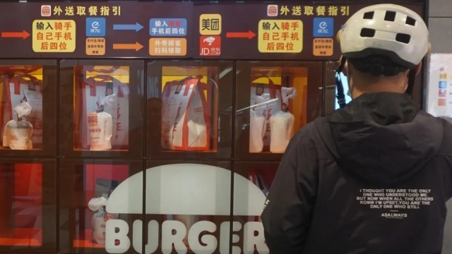 Starbucks, Burger King và bài toán sinh tồn tại Trung Quốc