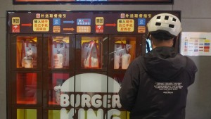 Starbucks, Burger King và bài toán sinh tồn tại Trung Quốc