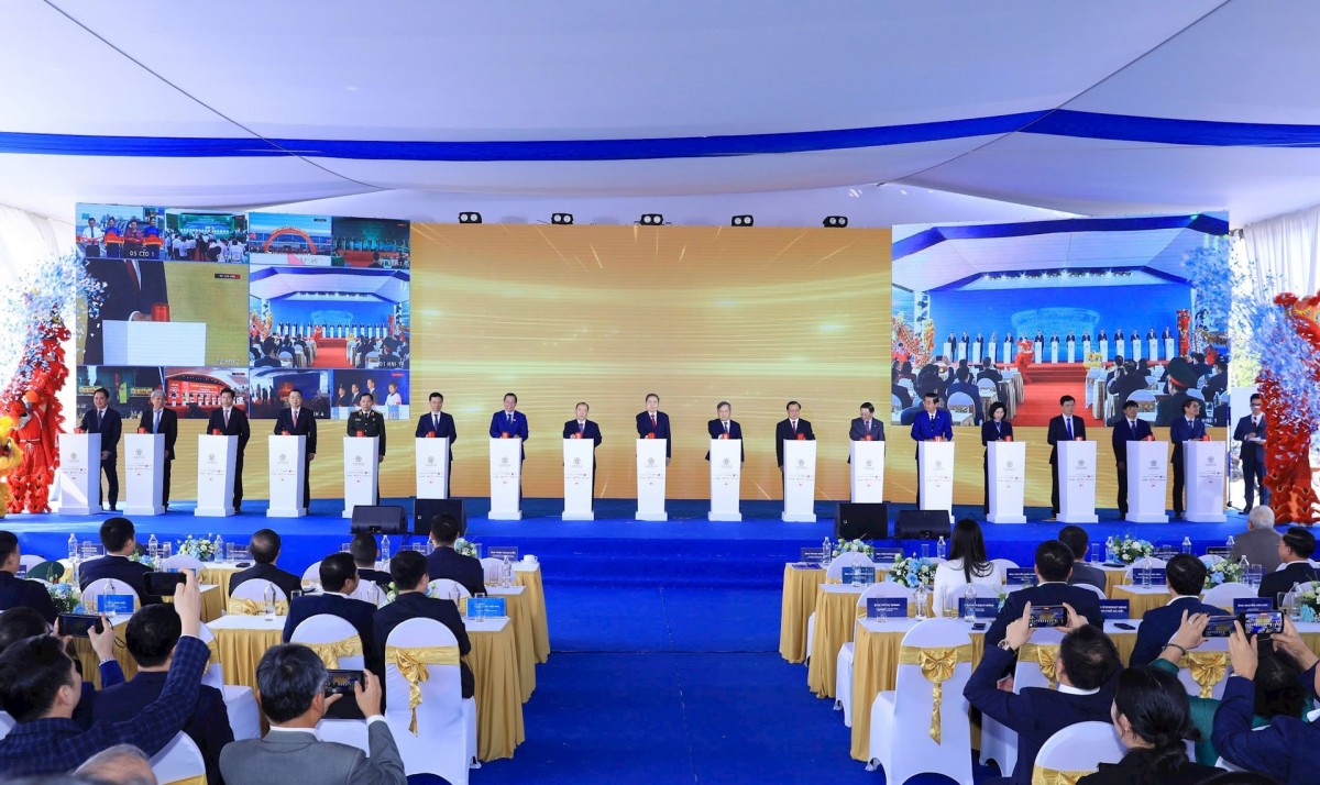 Hà Nội khởi công Dự án Đầu tư xây dựng trục đại lộ cảnh quan sông Hồng quy mô khoảng 855.000 tỷ đồng