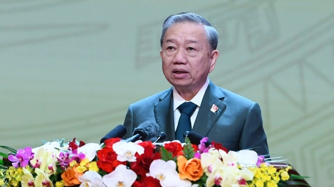 Quân đội nhân dân Việt Nam vững bước dưới cờ Đảng quang vinh