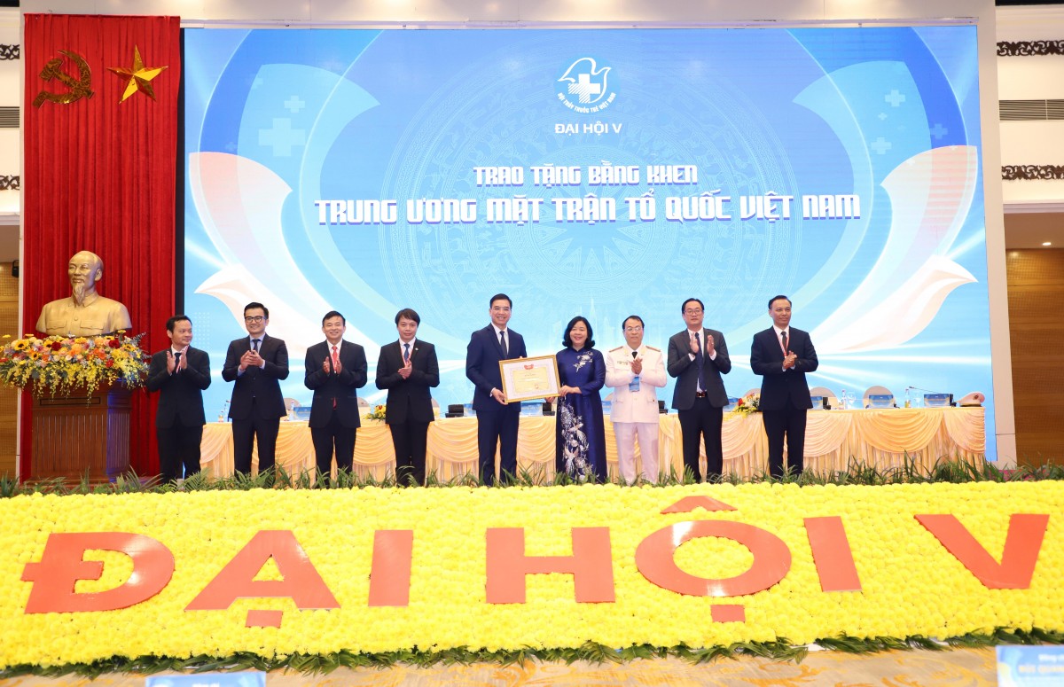 Triển khai ít nhất 20 mô hình y tế bền vững tại các khu vực biên giới, hải đảo