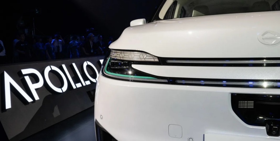 Uber và Lyft chuẩn bị thử nghiệm taxi tự lái tại London cùng Baidu