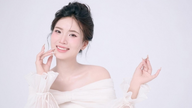 Diễn viên trẻ và 