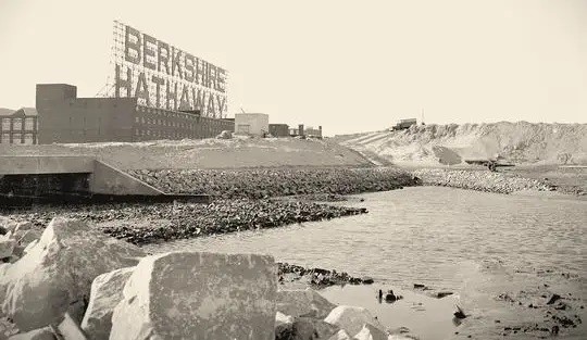 Vì sao việc mua cổ phiếu Berkshire Hathaway là sai lầm lớn nhất của Warren Buffett?