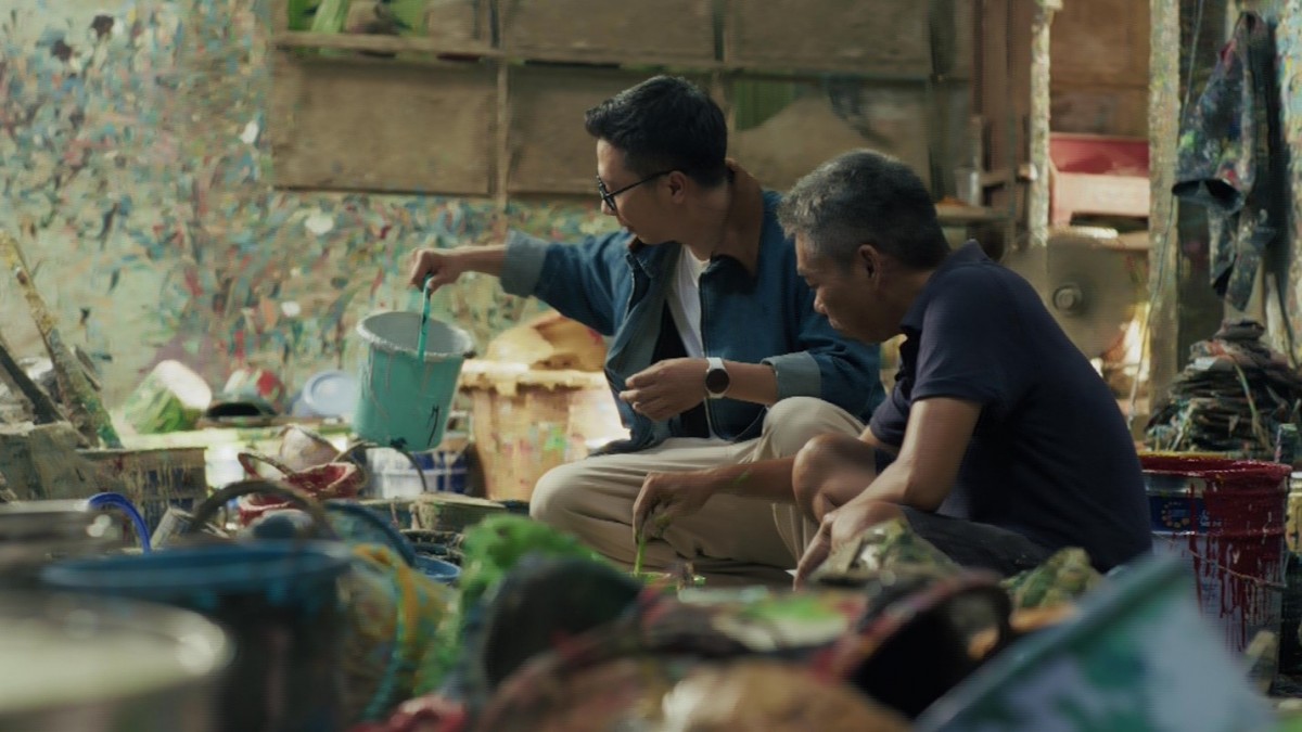 Tiếp thêm sức sống mới cho làng nghề bằng câu chuyện của thế hệ trẻ