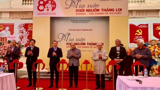 Hơn 150 tài liệu, hiện vật quý được giới thiệu tại trưng bày ‘Mùa Xuân - Khởi nguồn thắng lợi’