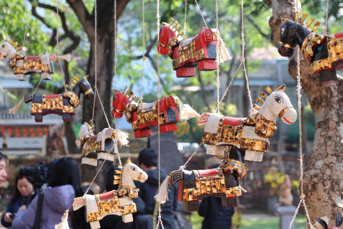 Khai mạc trưng bày ‘Ngựa về phố’ chào xuân Bính Ngọ tại Văn Miếu – Quốc Tử Giám Khai mạc trưng bày ‘Ngựa về phố’ chào xuân Bính Ngọ tại Văn Miếu – Quốc Tử Giám