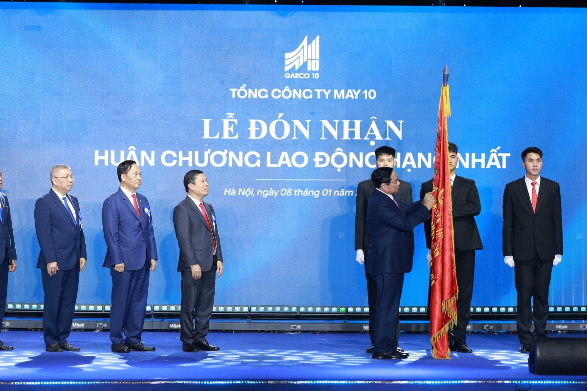 Tổng Công ty May 10 đón nhận Huân chương Lao động hạng Nhất