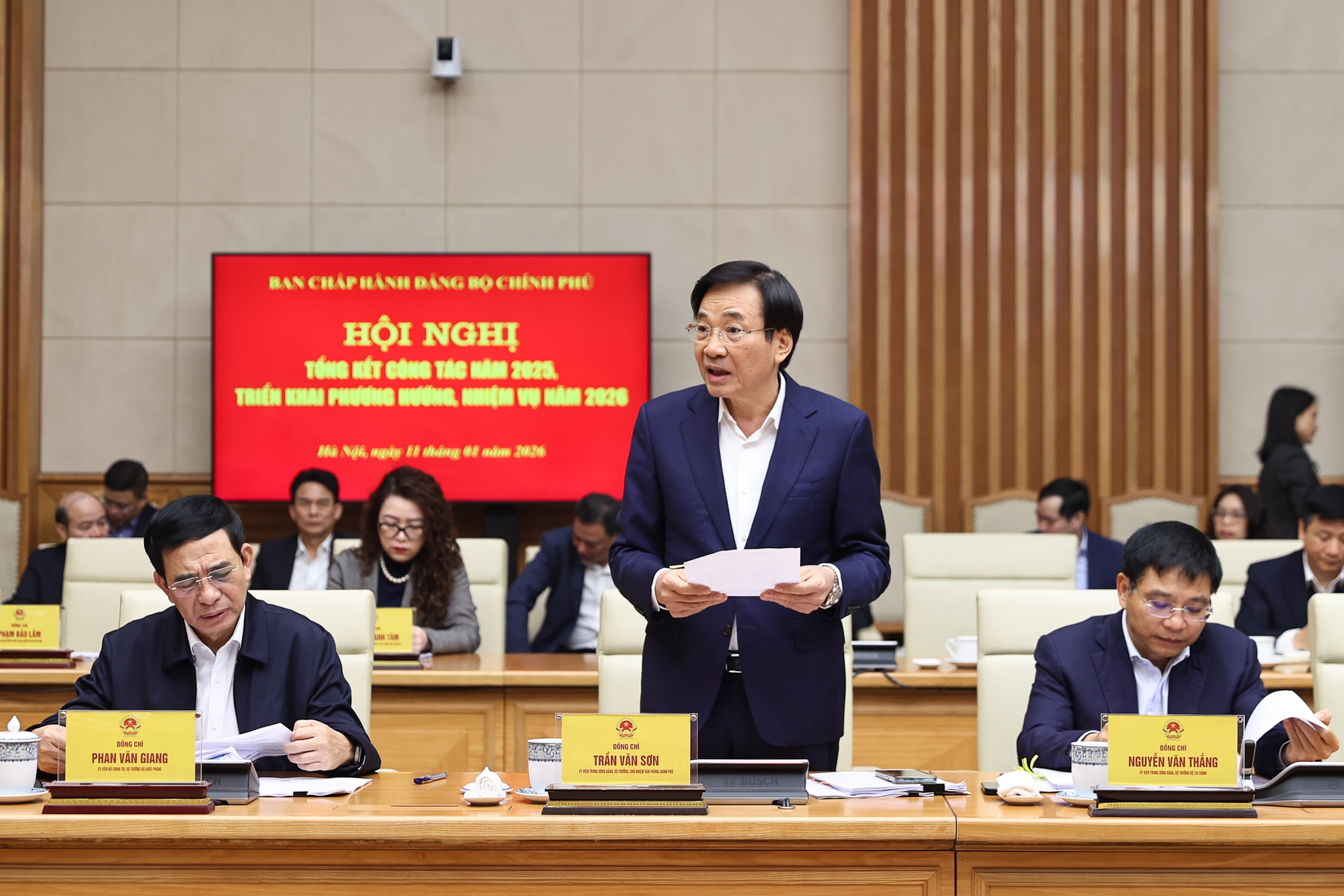 Tiếp tục sắp xếp, tinh gọn tổ chức bộ máy, đẩy mạnh thực hiện 3 đột phá chiến lược- Ảnh 4. Tiếp tục sắp xếp, tinh gọn tổ chức bộ máy, đẩy mạnh thực hiện 3 đột phá chiến lược- Ảnh 4.