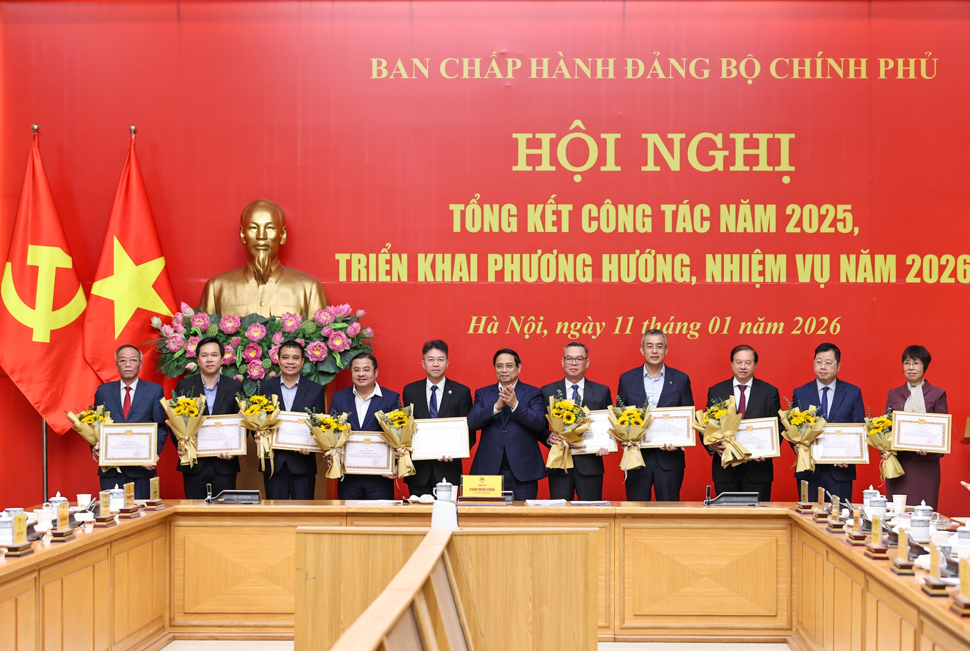 Tiếp tục sắp xếp, tinh gọn tổ chức bộ máy, đẩy mạnh thực hiện 3 đột phá chiến lược- Ảnh 8. Tiếp tục sắp xếp, tinh gọn tổ chức bộ máy, đẩy mạnh thực hiện 3 đột phá chiến lược- Ảnh 8.