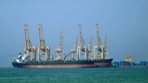 Eo biển Hormuz và nguy cơ phản ứng dây chuyền trên thị trường năng lượng toàn cầu