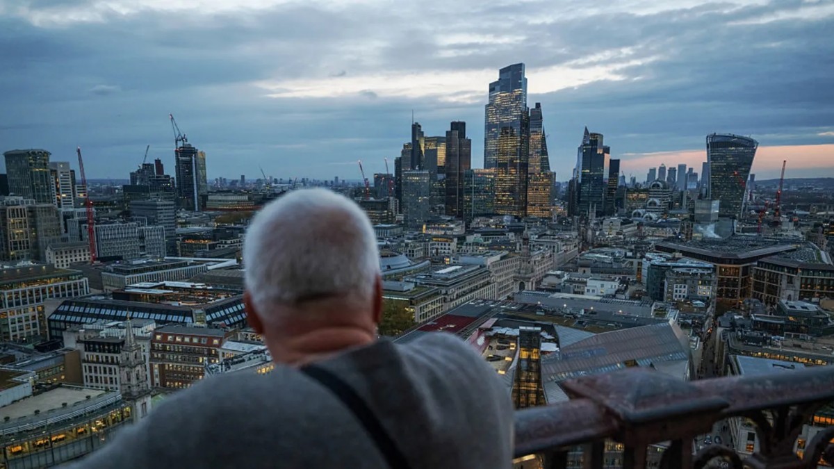 Chứng khoán châu Âu chìm trong sắc đỏ, cổ phiếu BE Semiconductor bật tăng gần 8%